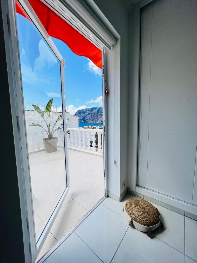 Luxury Penthouse With Breathtaking Views And Huge Private Terraces Apartment Puerto de Santiago  Bagian luar foto